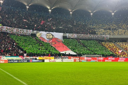 Scenografie incendiară a dinamoviștilor la derby! Cum au răspuns rivalii de la FCSB: ”Să vă punem la cap flori!”