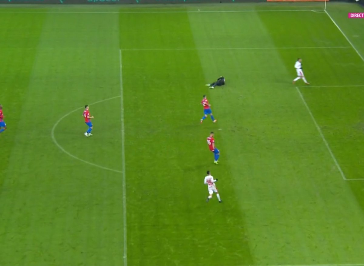 Târnovanu, momente de panică pe Arena Națională. A rămas căzut pe gazon