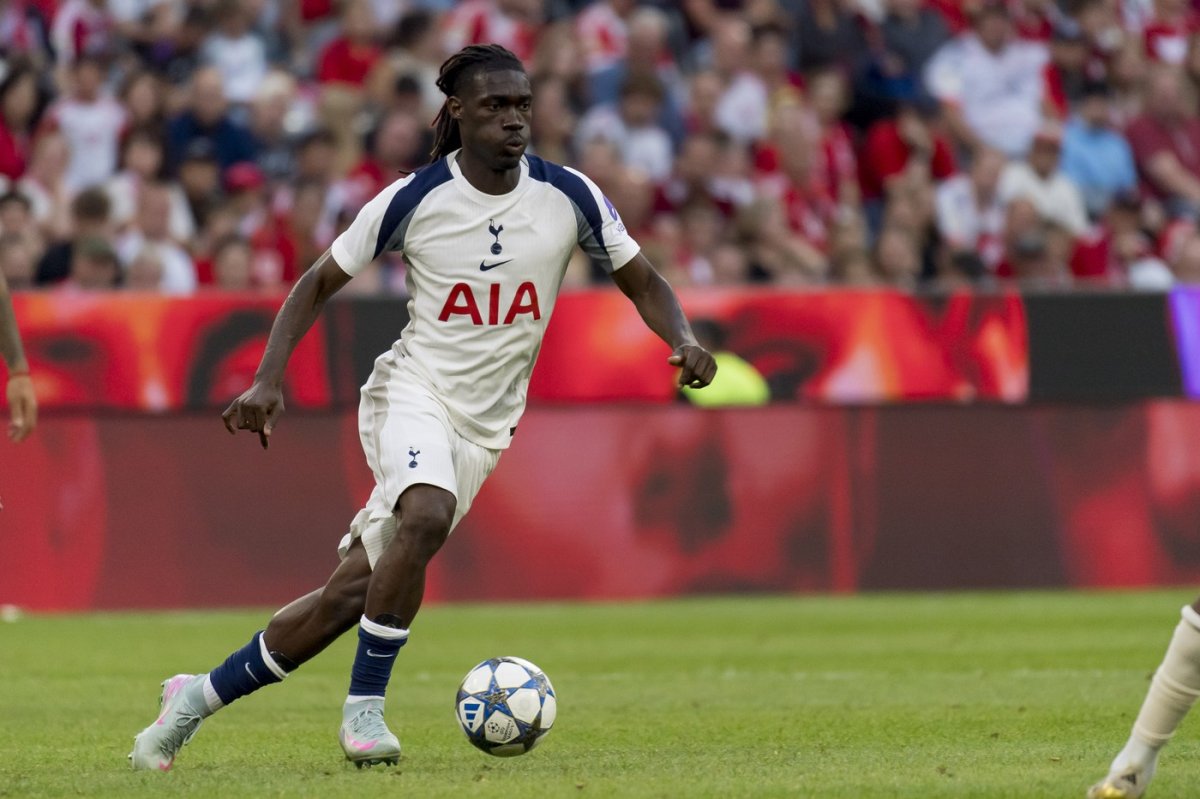 Yves Bissouma a ajuns în 2022 la Tottenham, de la Brighton