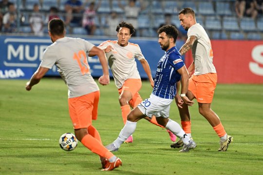 Metaloglobus - Farul, de la 17:30, pe iAMsport.ro. ”Marinarii” trebuie să câștige pentru a reveni pe loc de play-off!