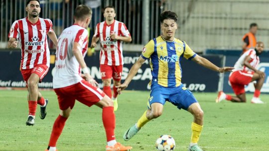 UTA Arad - Petrolul Ploiești, de la 17:30, pe iAMsport.ro. Cu o victorie, jucătorii lui Adrian Mihalcea ar trece pe loc de play-off