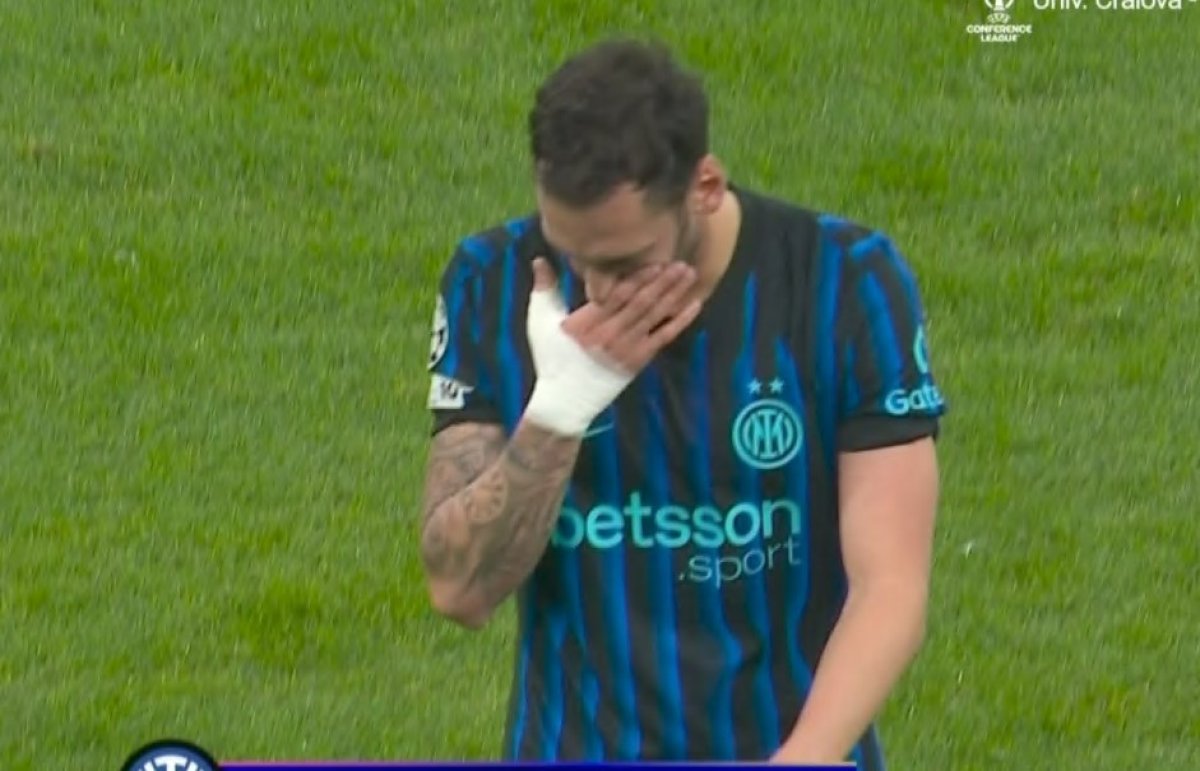 Hakan Calhanogu a ieșit accidentat din duelul cu Liverpool