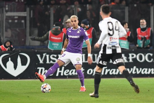 Motivul incredibil pentru care arbitrii din camera VAR nu au acordat penalty pentru Rapid, în meciul cu U Cluj