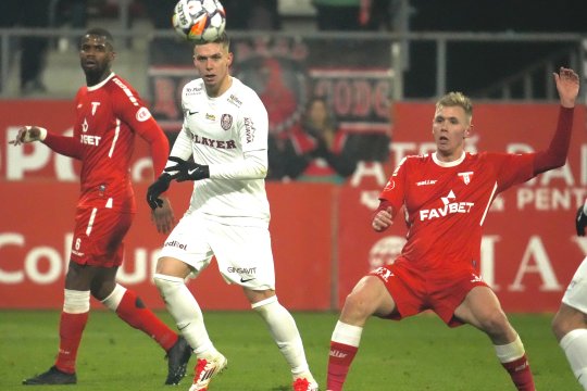 UTA Arad - CFR Cluj 1-4. Repriza a doua excelentă pentru oaspeți, care urcă pe primul loc
