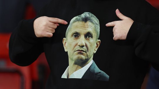 "Îl văd ca pe un sfânt!" Românul stabilit de 18 ani în Grecia a explicat cum a reușit Răzvan Lucescu să-i cucerească pe eleni