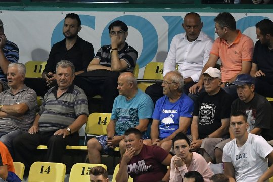 Fostul președinte din Liga 1, amenințat cu pistolul în birou de patron: "Mă faci de râs, băi boule"