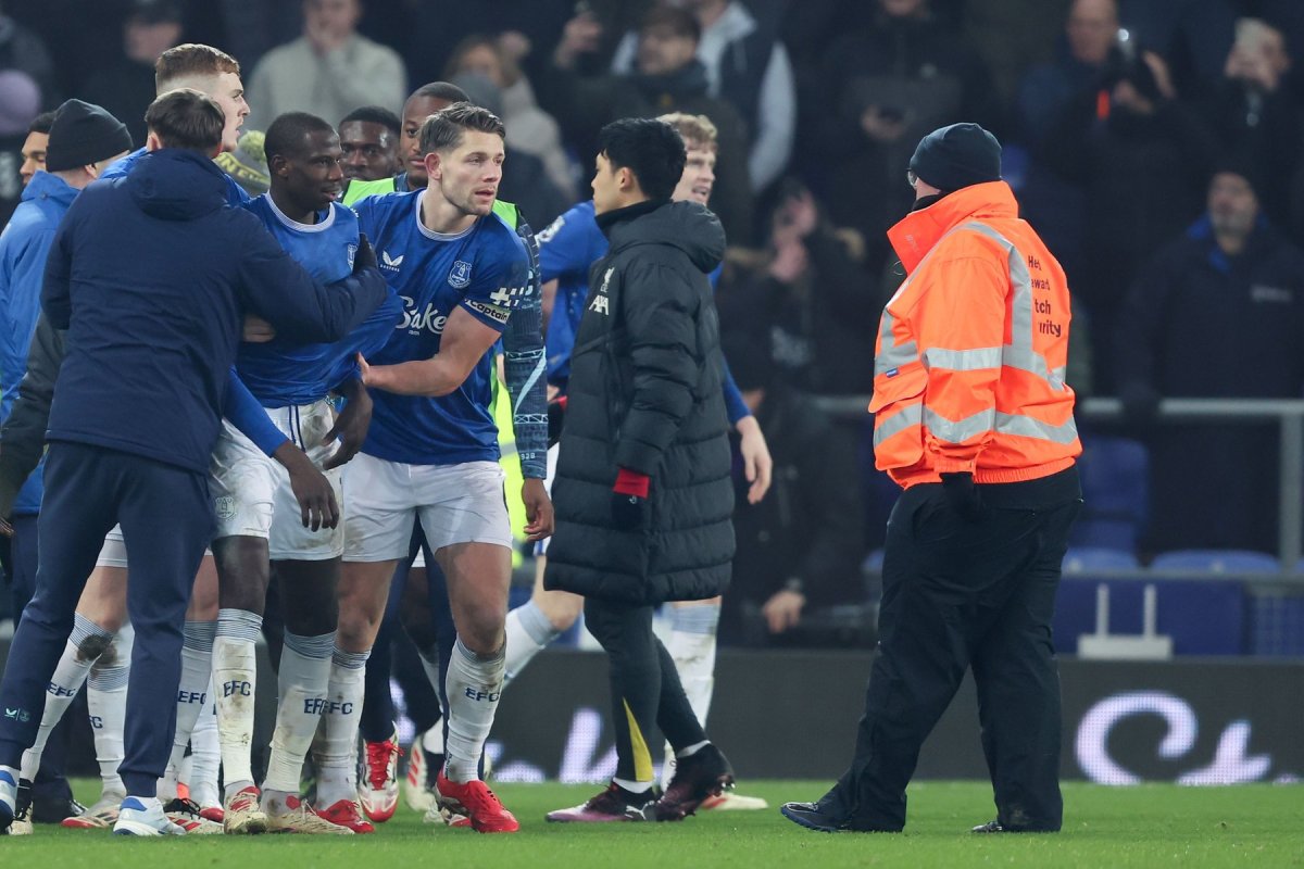 Meicul Everton - Liverpool s-a jucat miercuri după ce a fost amânat inițial din cauza condițiilor meteo