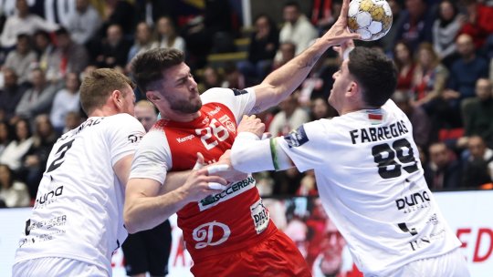 Dinamo, fără replică în fața maghiarilor de la Veszprem! Înfrângere la 7 goluri pentru campioana României