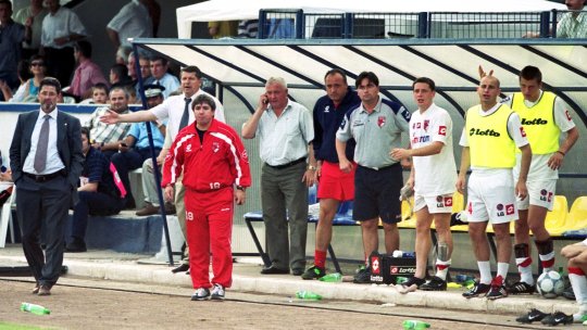 Momentul când legenda lui Dinamo a ajuns ”direct la spital”, după ce fundașul advers ”a sărit cu ambele picioare” în pieptul său: ”Era petrecere când făceam 0-0 acolo”