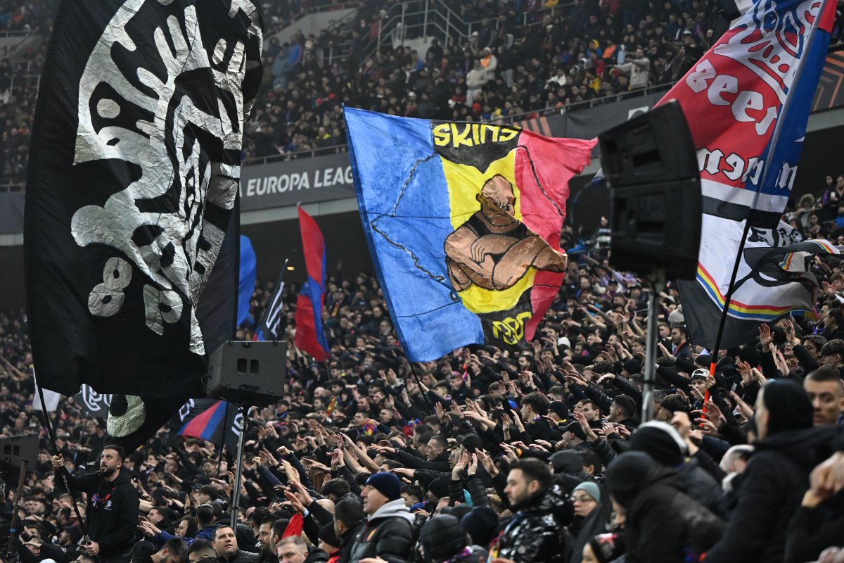 Fanii roș-albaștrilor au umplut stadionul la primul meci european de acasă, din 2025, cel cu Manchester United