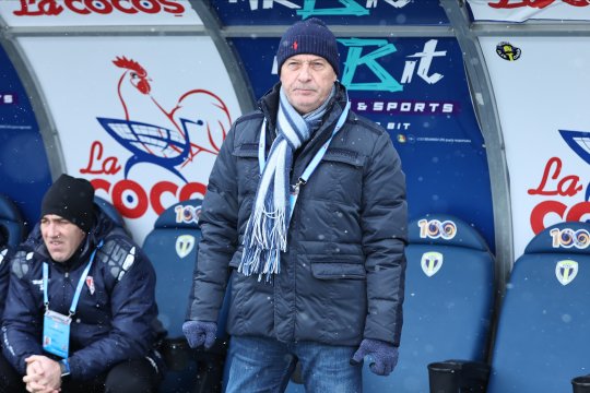 Mircea Rednic, scandal monstru la interviu după meciul cu Petrolul: ”Să dea mai multe goluri valabile, dacă vor să câștige. Au dat cu pietre în mine”