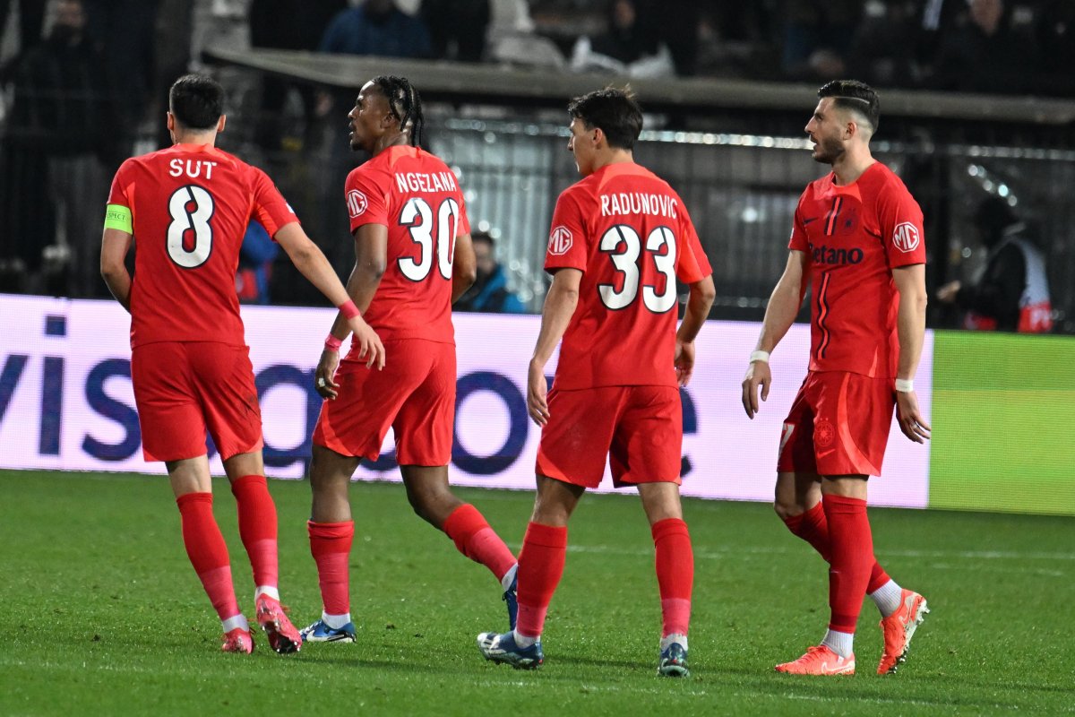 Răzvan Lucescu a pus ținta pe un fundaș de la FCSB: ”Fault de liga satelor, trebuia eliminat. De aceea a fost un rezultat fake”