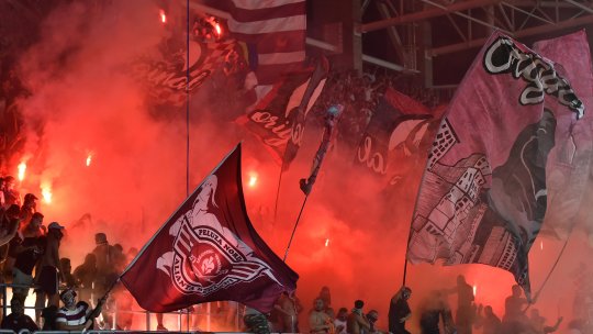 Conducerea Rapidului, ”război” cu galeria: ”Nu e ok să plătim 600.000 de euro că aruncă ei bombe!”