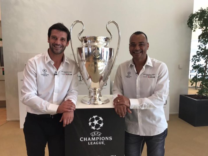 Chivu (stânga, alături de brazilianul Cafu) e un obișnuit al acțiunilor UEFA ce promovează cea mai tare competiție continentală, Liga Campionilor