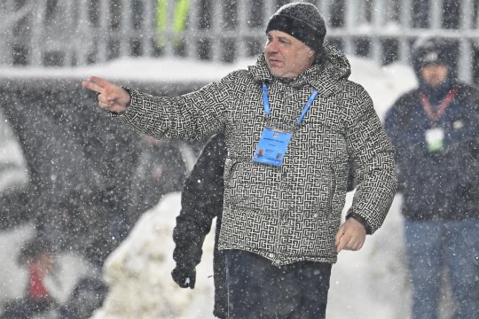 Fostul golgheter din Giulești a răbufnit după ce Șumudică a fost bulgărit de fani: "Nu te joci cu astfel de chestii"