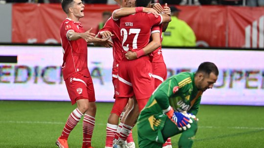 Fostul antrenor al lui Dinamo îi exclude pe "câini" din bătălia pentru supremație: "Eu văd trei echipe acolo"