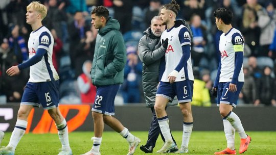 Ange Postecoglou s-a decis. Cine este înlocuitorul lui Radu Drăgușin la Tottenham