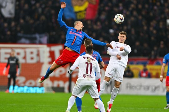 Louis Munteanu a cerut penalty în FCSB - CFR, după un duel cu Vlad Chiricheș