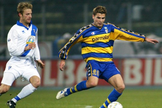 Parma l-a omagiat pe Adi Mutu în timp ce Cristi Chivu participa la conferința de presă de prezentare