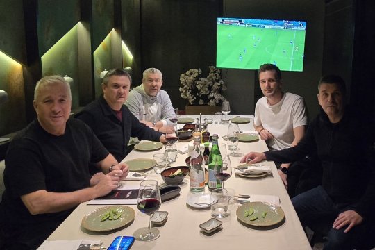 Conducătorii lui CFR Cluj au ieșit în oraș să vadă meciul FCSB și le-au transmis rivalilor un mesaj de susținere: ”În seara asta suntem români!”