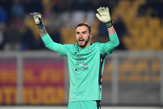 Nebunie în timpul meciului lui Răzvan Sava din Serie A! Moment rar întâlnit pe terenul de fotbal