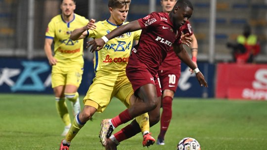 CFR Cluj - Petrolul 2-0. Ardelenii au rezolvat meciul în partea secundă. Formația lui Dan Petrescu a urcat pe locul secund în SuperLiga