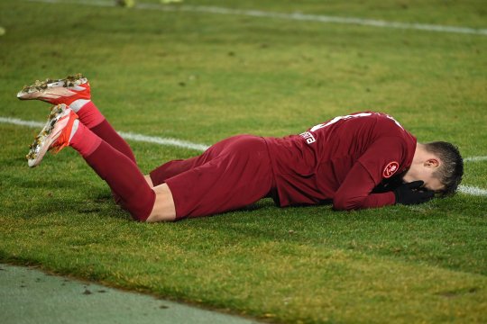 Louis Munteanu s-a făcut de râs de la 11 metri în CFR Cluj - Petrolul. Cum a putut să execute golgheterul SuperLigii