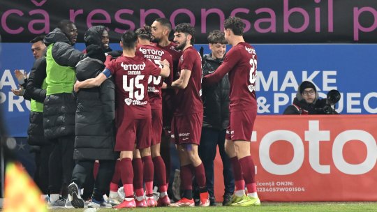 Jucătorii CFR-ului, mesaj de susținere pentru Dan Petrescu după victoria cu Petrolul: "Ne luptăm ca o familie și pentru el"