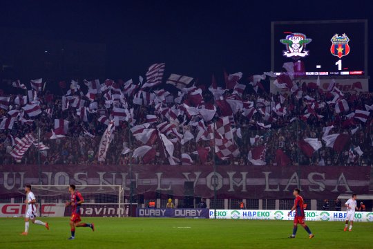 Stelistul care a condus-o pe Dinamo, amenințat cu moartea la un derby din Giulești: ”F***-ți... auzi ce cântă ăștia?” / ”Să curgă sânge!”