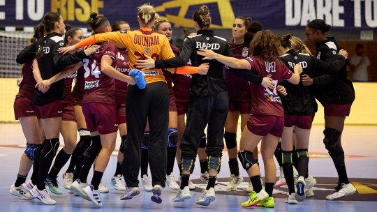 Calificare dramatică a Rapidului, în Liga Campionilor la handbal. Urmează derby-ul românesc, cu CSM București