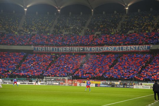 Atmosferă încinsă la derby! Cum s-au "înțepat" galeriile de la FCSB și Dinamo
