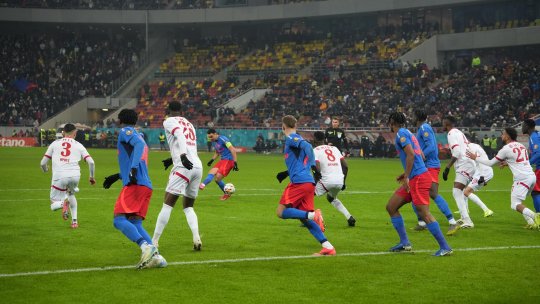 Ilie Dumitrescu și Florin Prunea au răbufnit în studio la pauza derby-ului FCSB - Dinamo: "E henț! Trebuia să fie penalty"