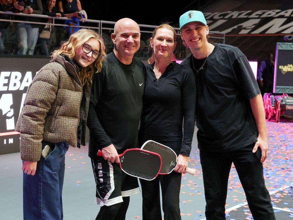 Jaden Gil Agassi alături de părinții săi Steffi Graf și Andre Agassi, dar și sora sa Jaz Elle