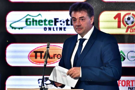 Explicațiile lui Kyros Vassaras după scandalul de arbitraj de la FCSB - Dinamo. De ce nu s-a dat penalty la intervenția lui Ngezana