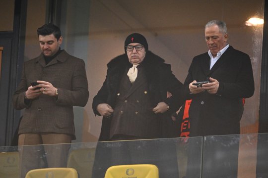 Cine este, de fapt, omul care dictează schimbările pentru Gigi Becali. Fostul jucător de la FCSB a dezvăluit tot: ”Cum, mă, el trimite?!”