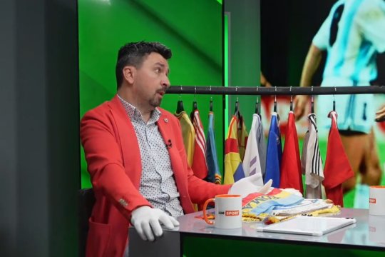 Un colecționar a fost țepuit cu un tricou al lui Marius Lăcătuș, din finala de la Sevilla: ”M-am împrumutat să-l iau”. Cât a costat
