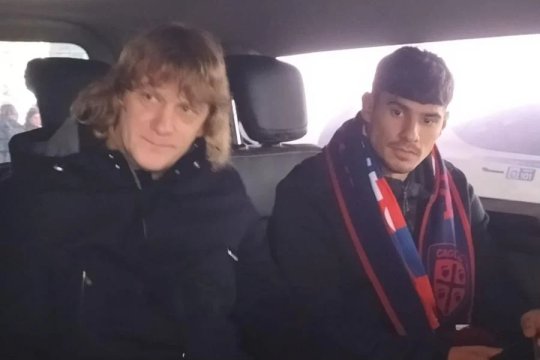 Florinel Coman a ajuns în Italia! Mijlocașul, surprins cu fularul noii echipe la gât: ”Am vorbit cu Marin înainte de a accepta!”