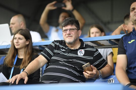Și-a făcut Profesoru' Pustai TikTok :). Ce postează antrenorul Gloriei Bistrița