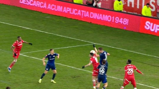 VAR-ul trimite Dinamo la egalitate de puncte cu U Cluj. Un penalty controversat a decis meciul cu Oțelul