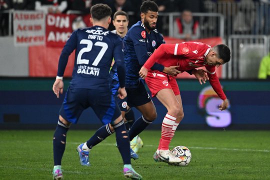 Conducerea Oțelului a explodat după penalty-ul controversat primit de Dinamo: "VAR-ul dă assist"