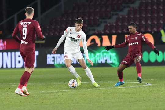 CFR Cluj - Hermannstadt 1-0. Golul lui Louis Munteanu a făcut diferența. Echipa lui Dan Petrescu a urcat pe podium