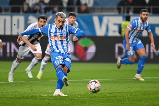 Universitatea Craiova - U Cluj 1-0. Meci cu scântei în Bănie, câștigat de gazde după o luptă feroce