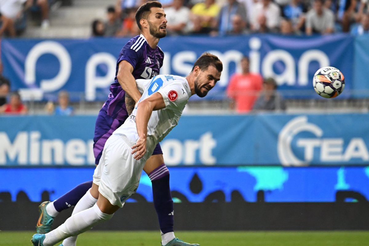 Koljic este născut la Valladolid, în Spania, și are 1,91 m