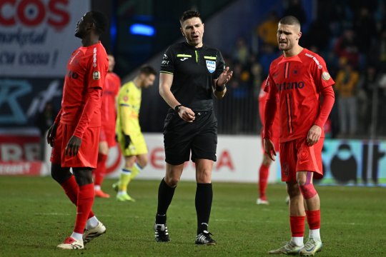 Emil Grădinescu a văzut decizia luată de arbitru în Petrolul - FCSB și a răbufnit: ”Bravo, detectivilor, ați descoperit infracțiunea!”