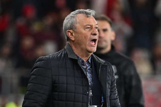 Mircea Rednic a părăsit furios conferința de presă dinaintea meciului cu Buzău: ”Să vină altul să facă mai multe!”