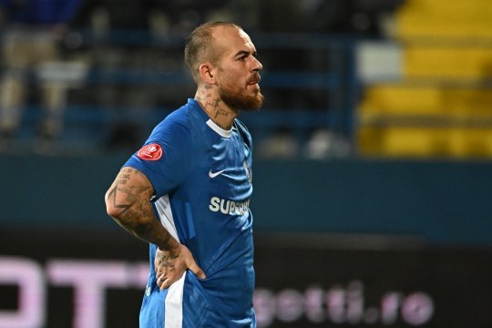 Denis Alibec, un car de nervi după înfrângerea cu Universitatea Craiova: "Sunt supărat rău"
