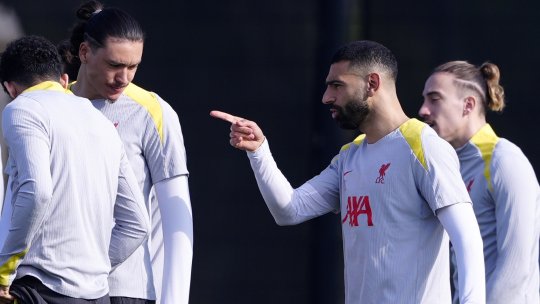 Scandal la antrenamentul lui Liverpool, înaintea partidei cu PSG? Ce s-a întâmplat între Salah și Alexander-Arnold, de fapt