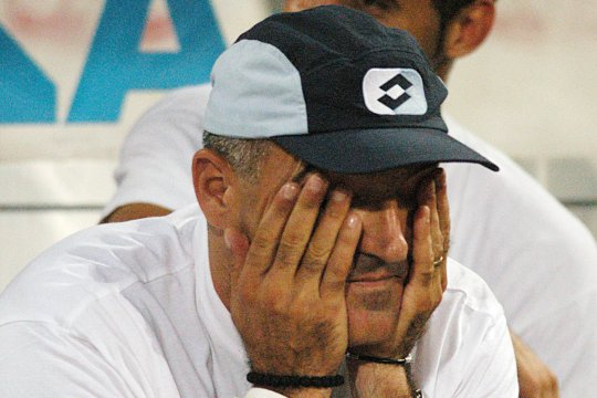 Jucătorii unei echipe din România au admis blaturile plănuite: ”Nu câștigăm niciun meci!”. După ce a aflat, antrenorul a plecat de la club