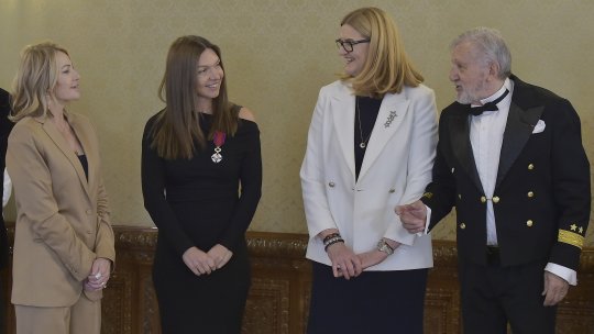 Nadia, Ilie Năstase sau Simona Halep au ”defilat” la Cotroceni. Invitați de marcă la evenimentul în care a fost decorat ”Regele” Hagi