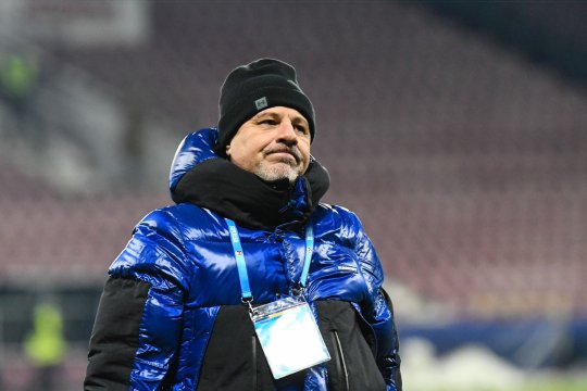 ”E un război intern acolo!”. Marius Șumudică chiar a vrut să plece de la Rapid la începutul acestui an. Apropiatul său a făcut dezvăluiri din culise